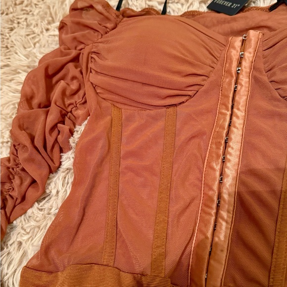 Brand New FORVER21 Sexy Ruched Sleeve Corset Top (M) - Picture 7 of 7